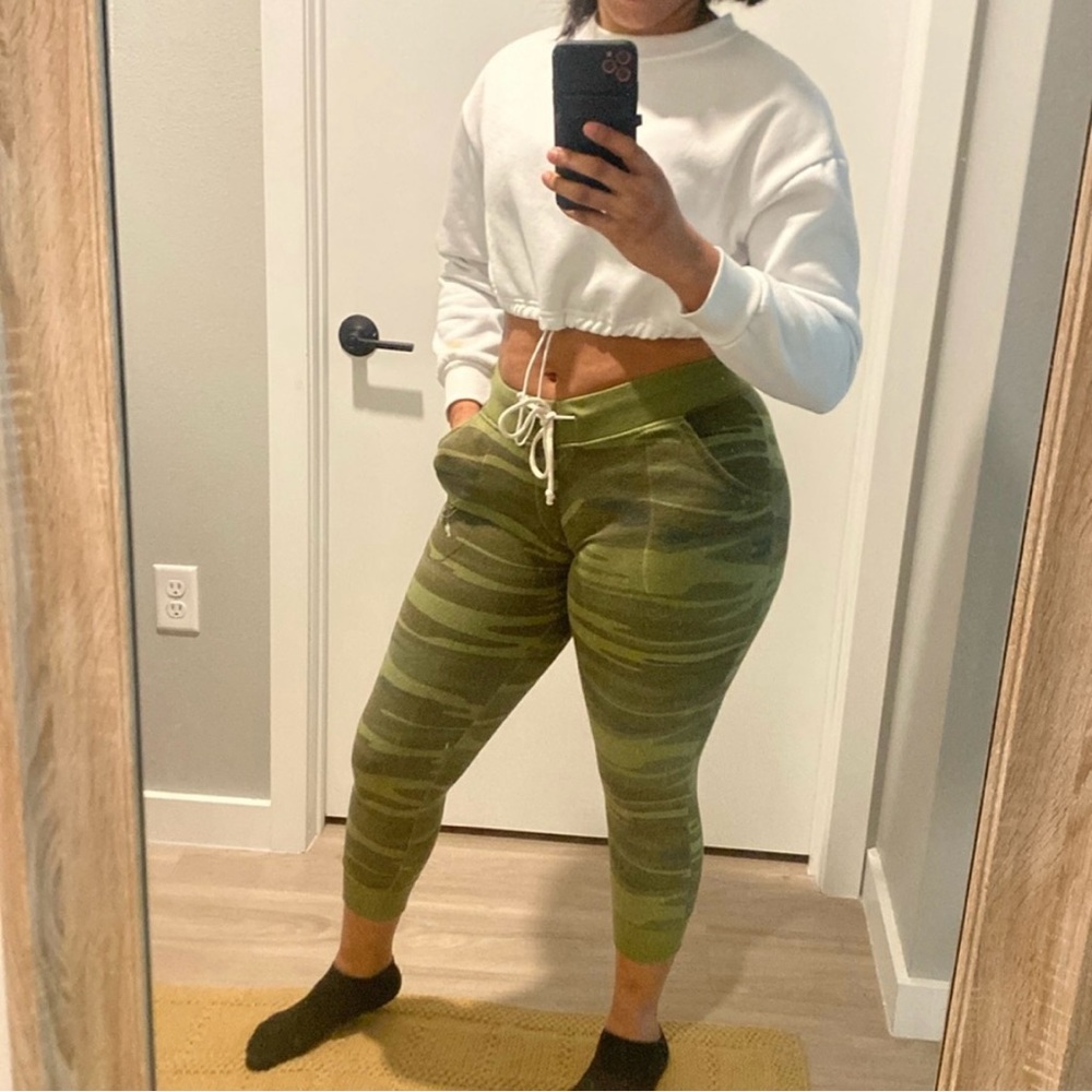 2 alternative and Nike leggings x $8